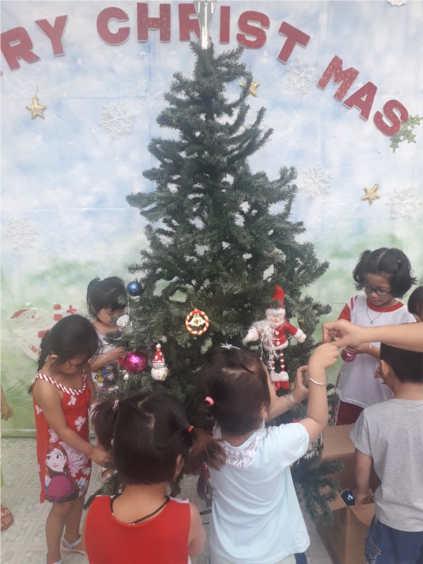 Trường Mầm non 14B tổ chức lể hội Giáng sinh 2018